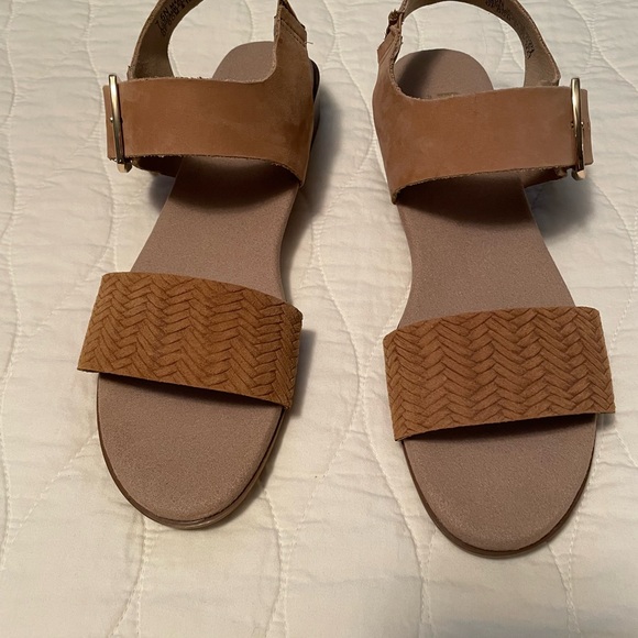 Women’s Munro Sandals Size 7 1/2 N. - Picture 2 of 3